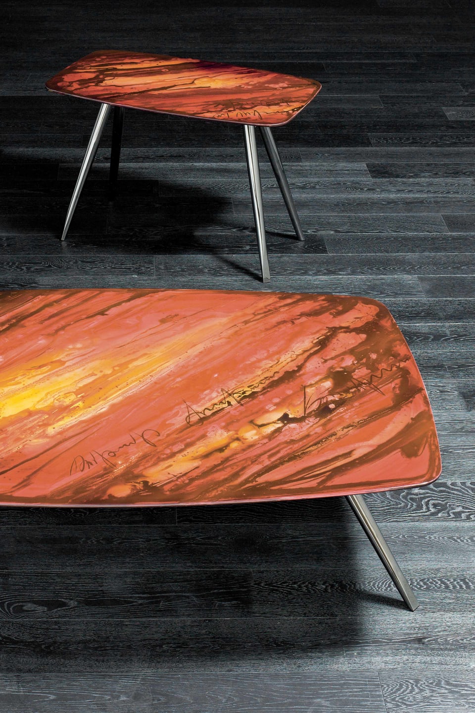 Lord coffee table | Rugiano. Versatile coffee table with metal base and various top finishes like wood, leather, or marble, available in different shapes.