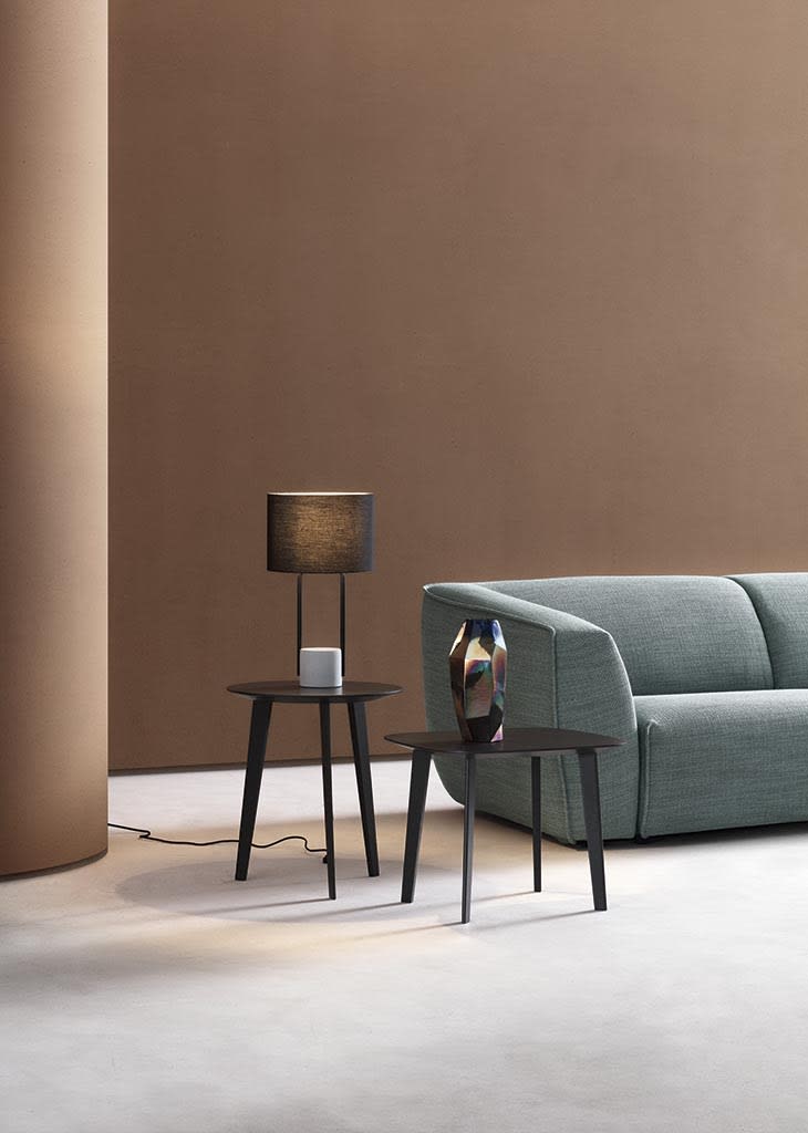 Life coffee table | ALF Dafre. Elegant occasional table with a wooden frame, available in round and rectangular shapes.