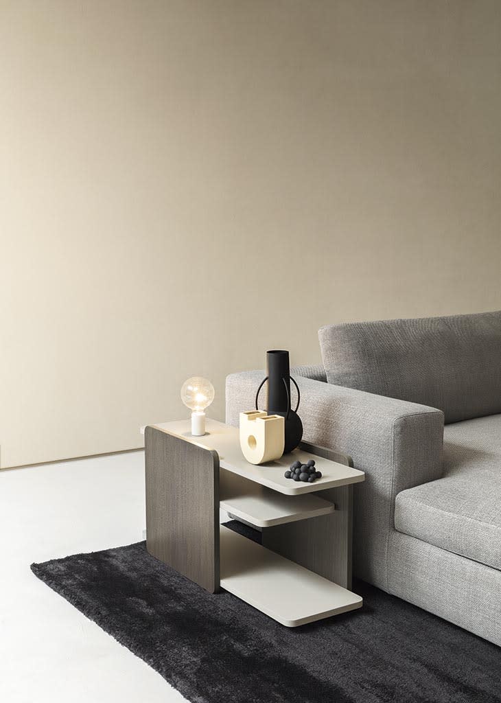 California sofa | ALF Dafre. Modular sofa with integrated wooden bookcases, creating flexible and inviting spaces.