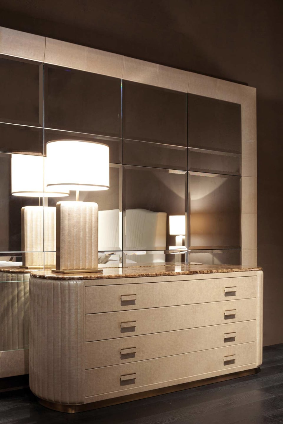 Bach chest of drawers | Rugiano. A sophisticated and functional chest of drawers, blending Art Deco elegance with modern design for luxurious interiors.