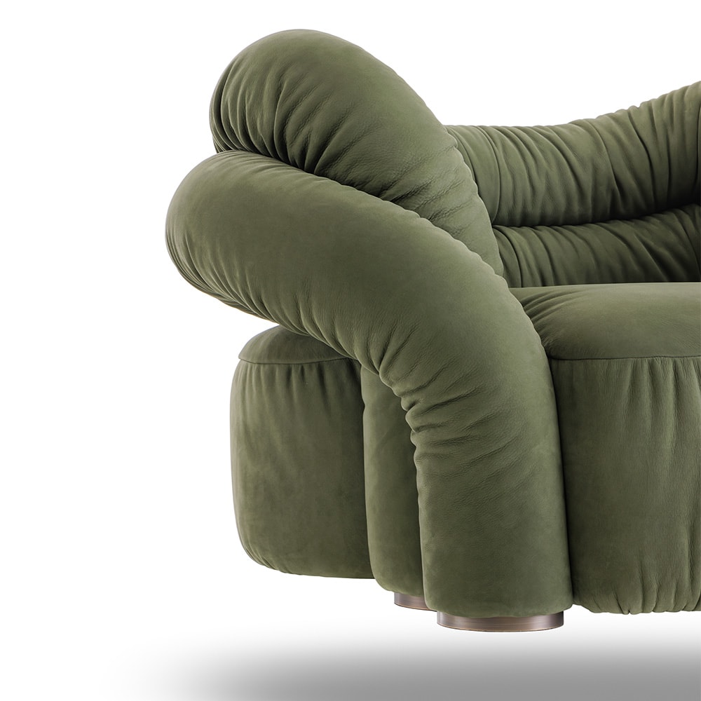 Abbraccio armchair | Rugiano. Designer armchair with an enveloping seat, providing ultimate comfort and creating a cozy atmosphere.
