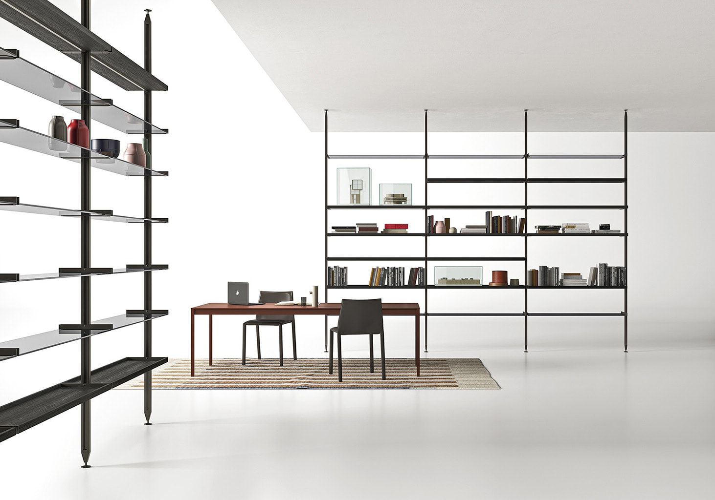 Antis bookcase | ALF Dafre. Modular living area system with adjustable elements and unique, hole-free aluminum uprights for versatile configuration.