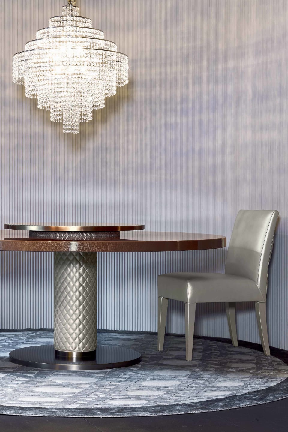 Fujico Round table | Rugiano. Round dining table with an elegant, substantial base, perfectly blending modern design and functionality.