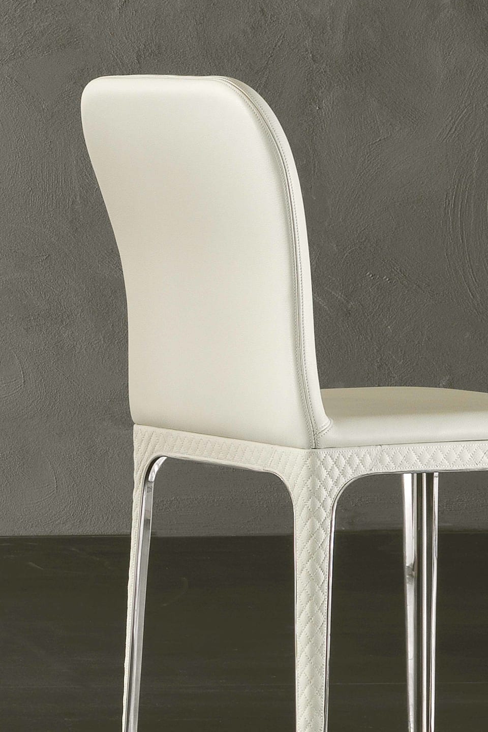 Viviane chair | Rugiano. Elegant chair with a refined silhouette, perfect for contemporary and luxurious interiors.