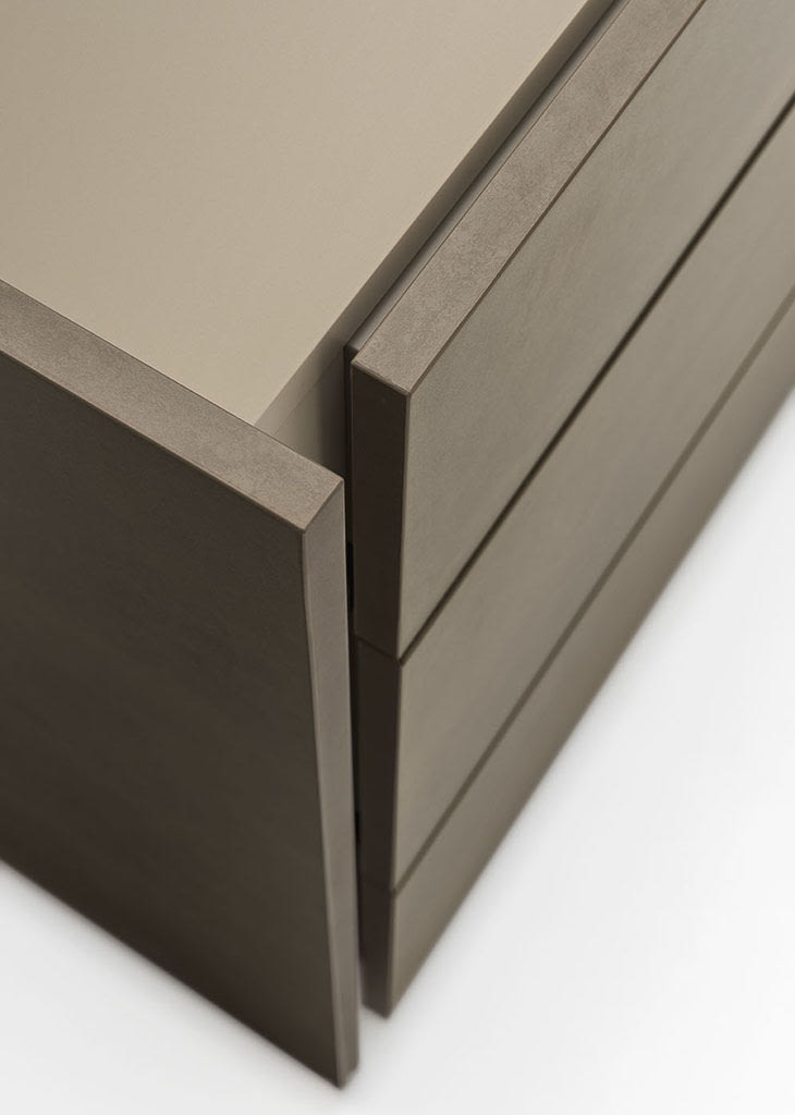 Da-Do System bedside table | ALF Dafre. Modular Da-Do storage system with linear design, two-tone finish, and integrated handles for bedroom personalization.