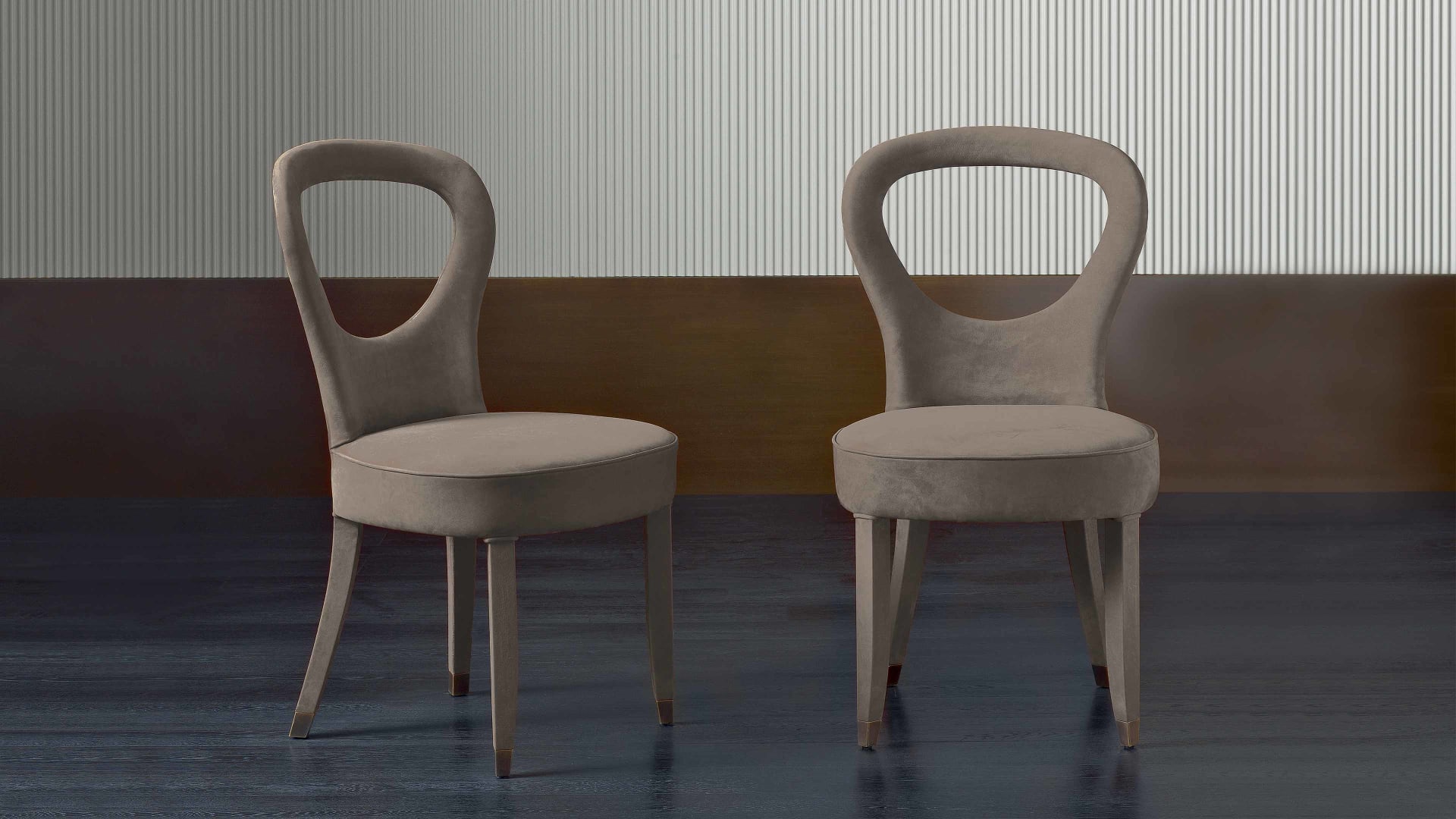 Dolly chair | Rugiano. Elegant dining chair with a curved backrest and soft seat, offering exceptional comfort and refined style.