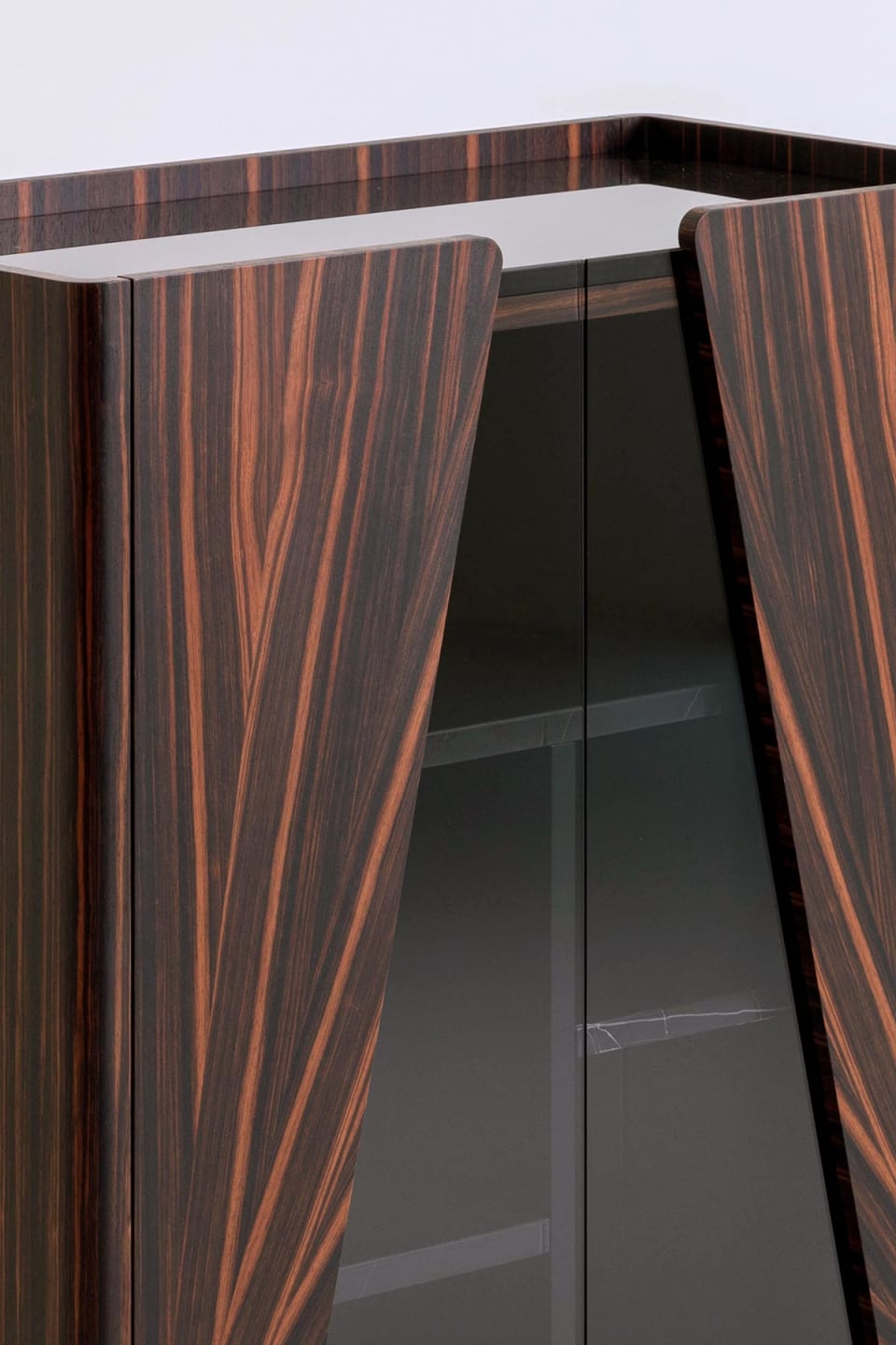 Frak bar cabinet | Rugiano. A luxurious and elegant bar cabinet with a striking geometric design, perfect for sophisticated interiors.