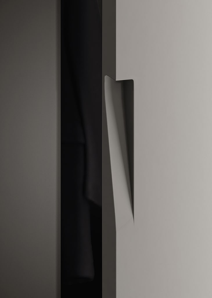 Sliver wardrobe | ALF Dafre. Designer swinging door wardrobe with integrated handle and seamless monolithic facade, perfect for modern interiors.