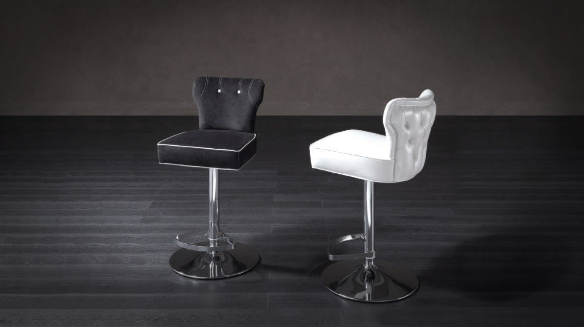 Guendalina 3 bar chair | Rugiano. A modern, adjustable barstool offering refined comfort and sleek design for contemporary spaces.