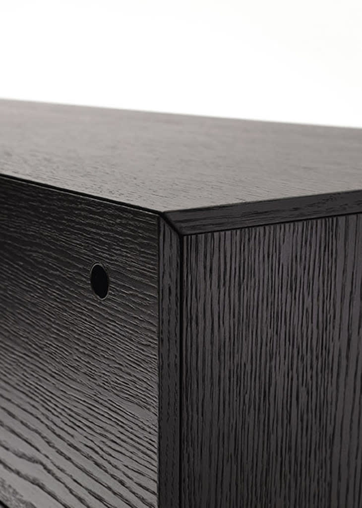 Hobby bedside table | ALF Dafre. Minimalist chests of drawers and bedside tables with elegant design, metal base, and original handles for the bedroom.
