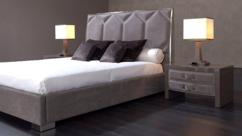 Souffle bed | Rugiano. Elegant bed with a striking geometric headboard, perfect for modern and Art Deco interiors.
