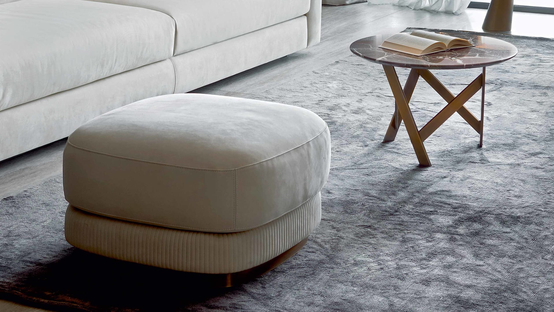 Elisabeth pouf | Rugiano. A luxurious Italian pouf, perfect for adding refined comfort and modern elegance to any space.