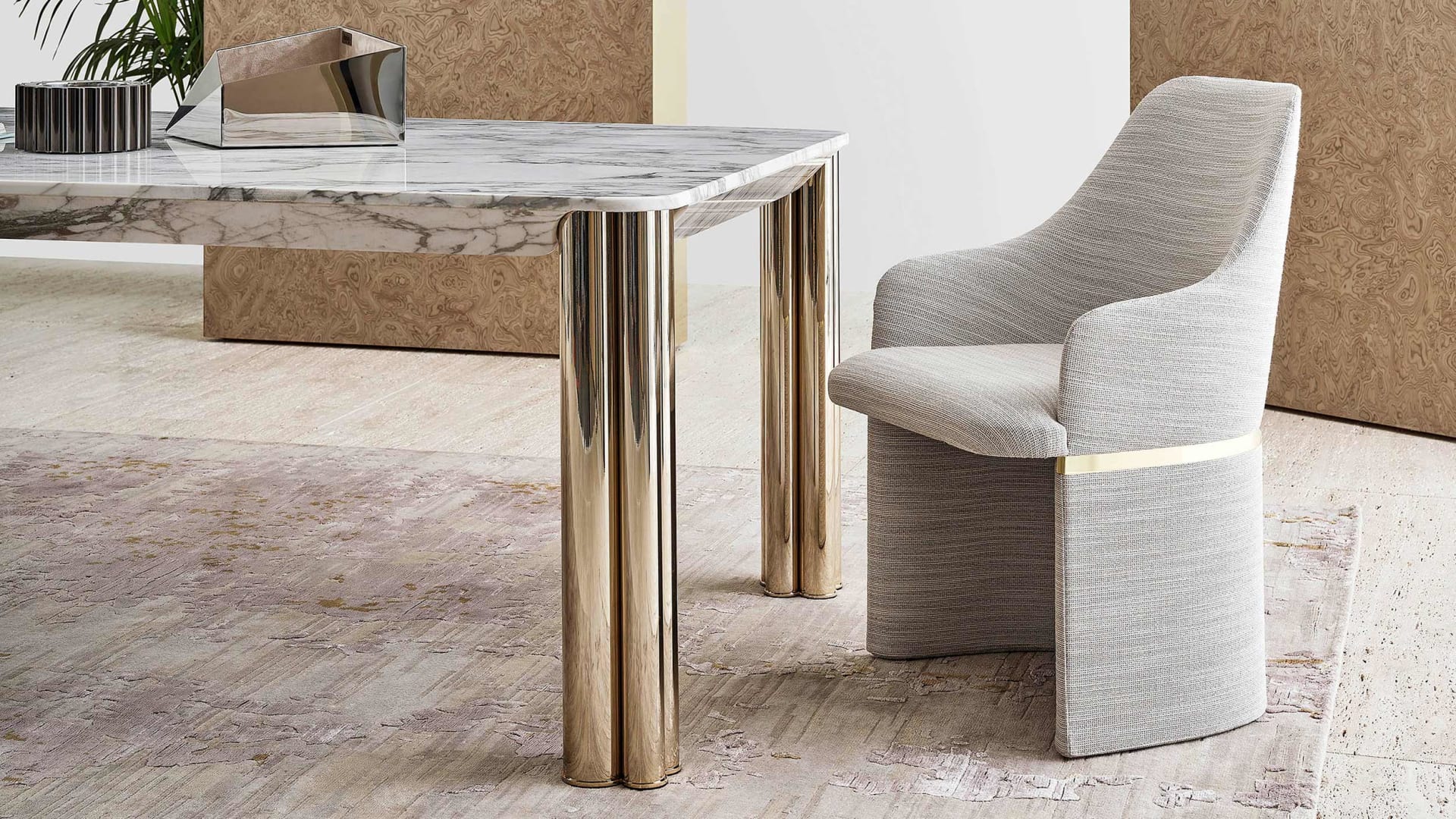 Forest table | Rugiano. An exquisite table with skilfully welded metal legs and a versatile top in wood, marble, or leather, perfect for luxurious interiors.