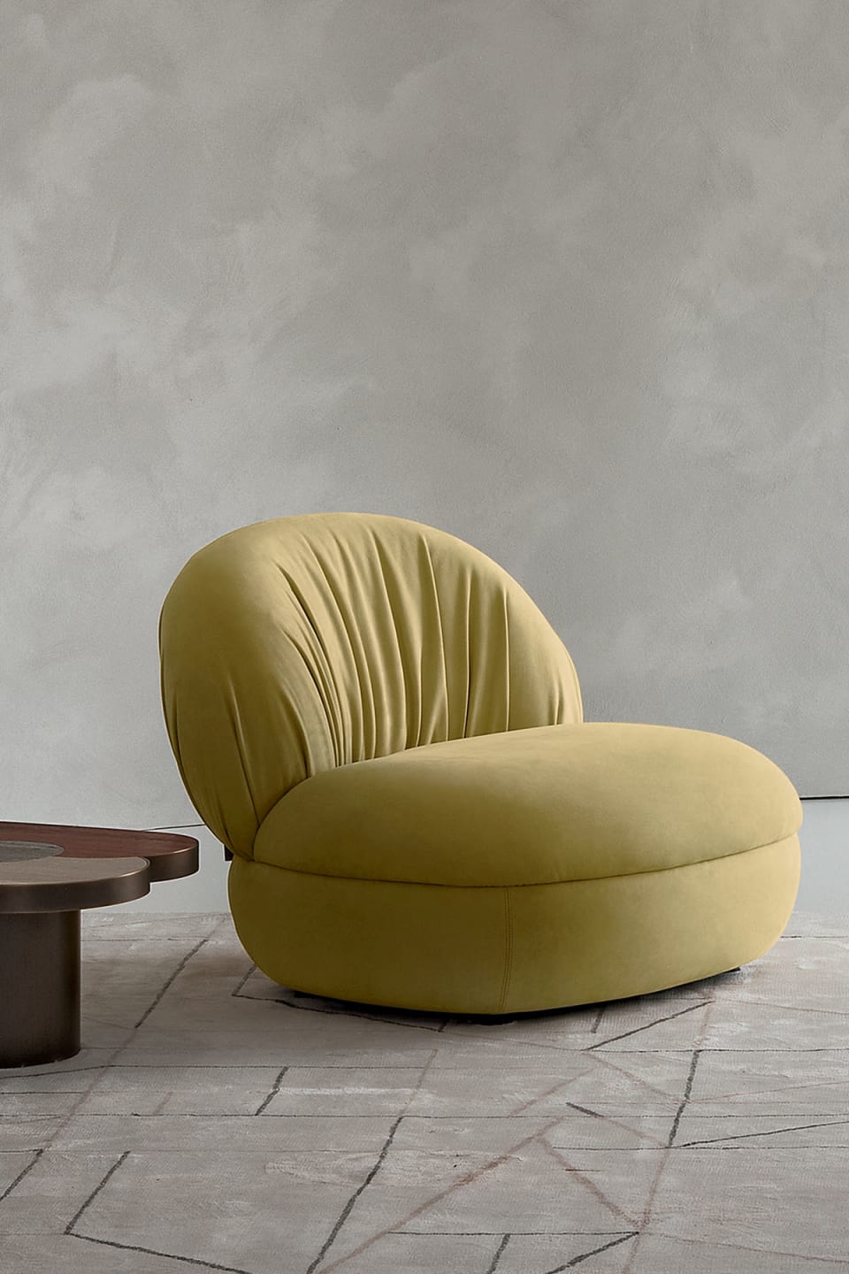 Fandango armchair | Rugiano. Armchair with soft lines and a comfortable padded seat, designed for ultimate relaxation and elegant interiors.