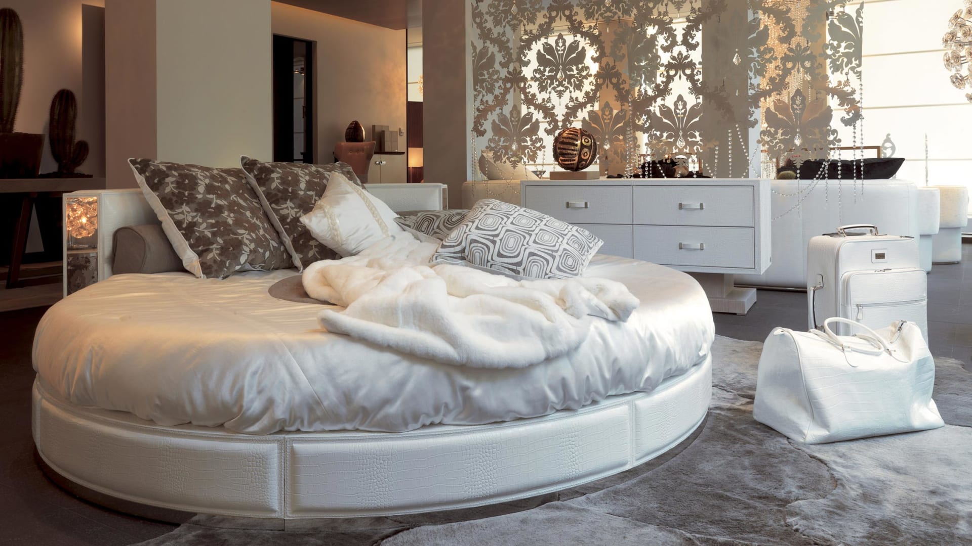 Venus bed | Rugiano. An exquisite Italian luxury bed with an elegantly upholstered headboard, offering supreme comfort and modern design.