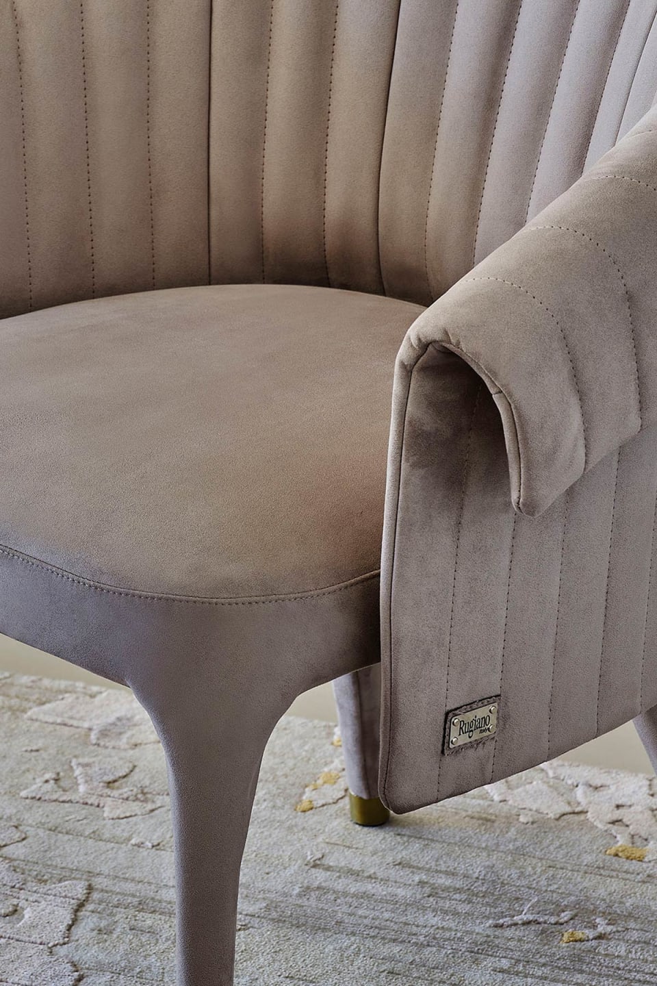 Manta New armchair | Rugiano. Fully upholstered small armchair, offering exceptional comfort and refined style for any contemporary interior.