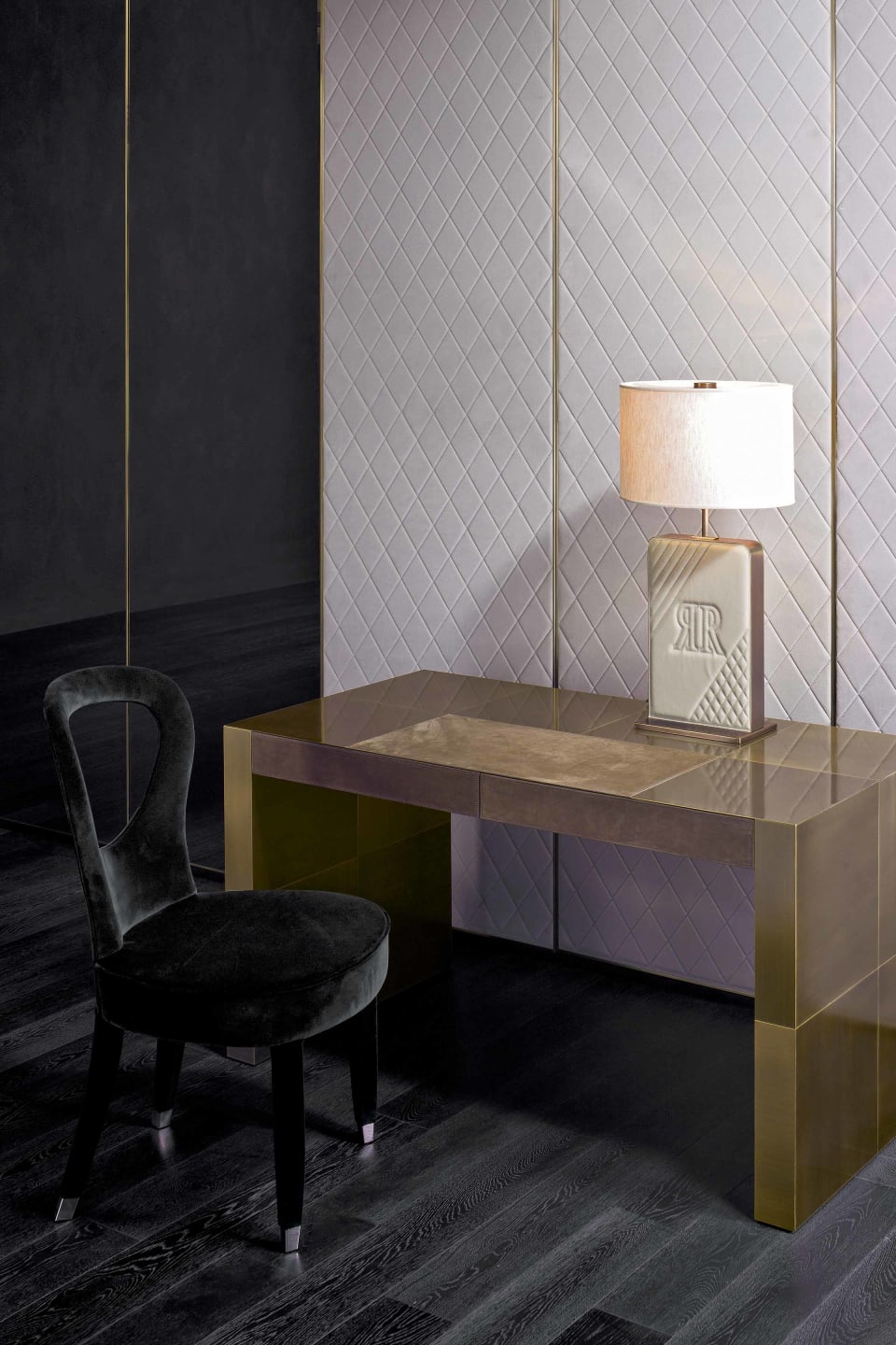 Dolly chair | Rugiano. Elegant dining chair with a curved backrest and soft seat, offering exceptional comfort and refined style.