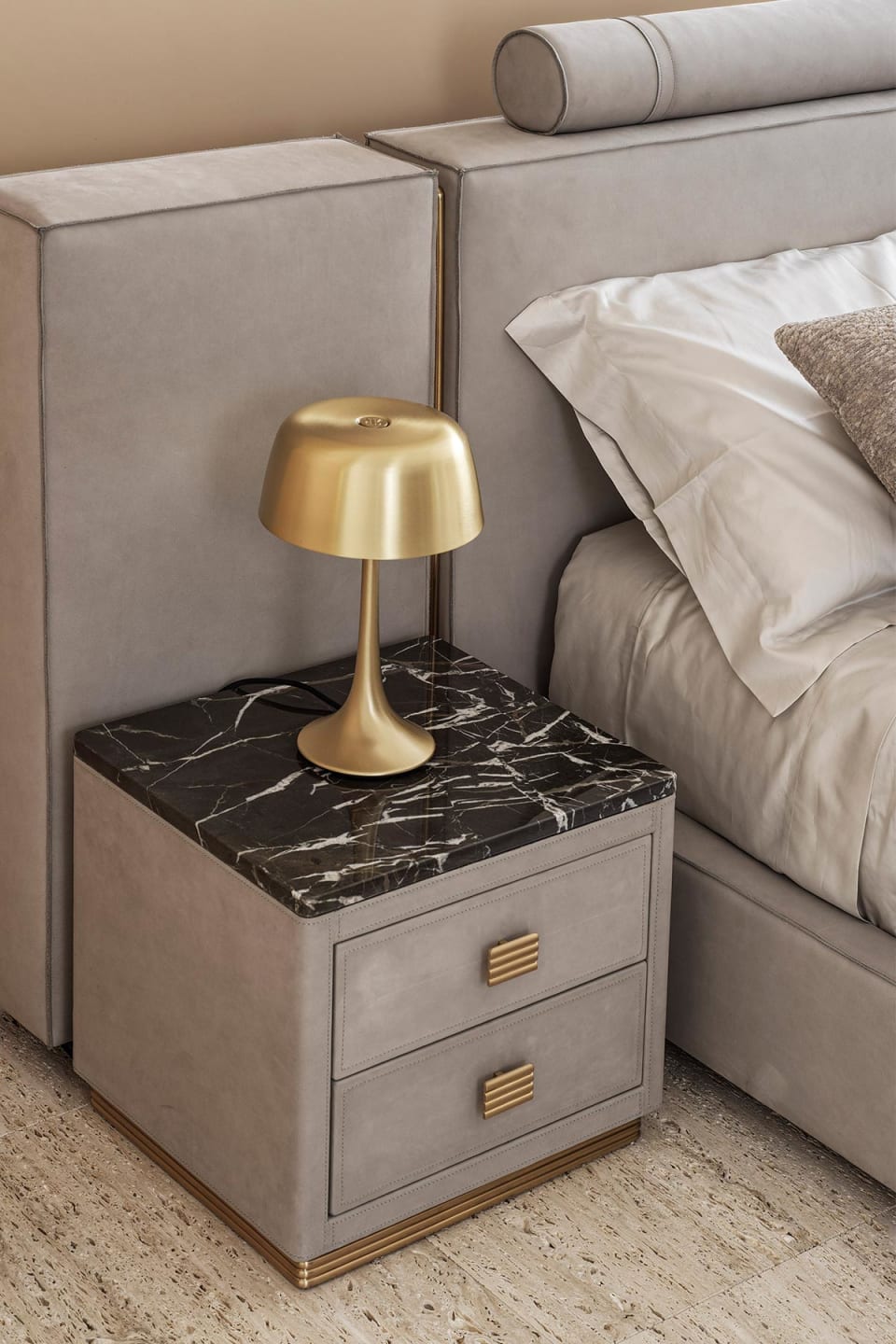 Rubik bedside table | Rugiano. Luxurious bedside table with leather upholstery, marble top, and metal accents, available with two or three drawers.