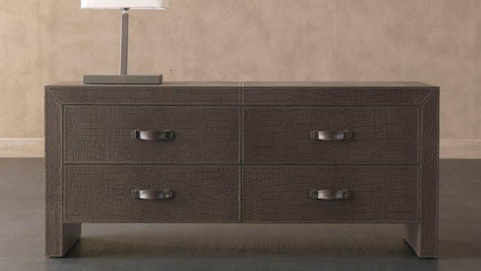 Florida chest of drawers | Rugiano. Elegant chest of drawers with clean lines and spacious drawers, perfect for modern interiors.