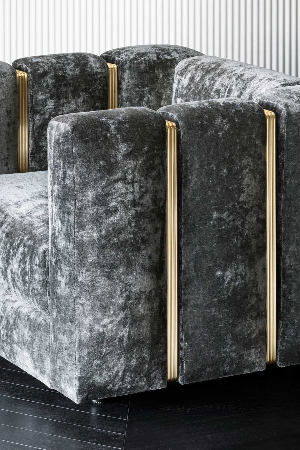 Club armchair | Rugiano. Elegant armchair with brushed brass and bronze accents, creating a sophisticated pattern with luxurious leather upholstery.
