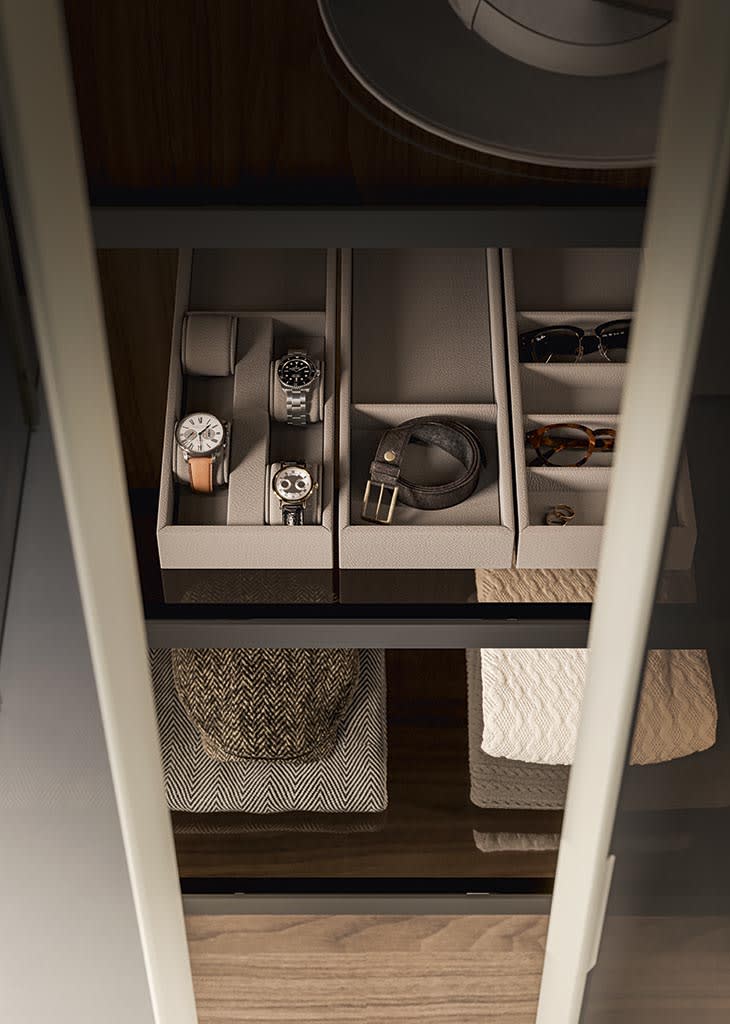 Pure closet | ALF Dafre. Elegant hinged door with clean lines for modern wardrobes and closets, ensuring seamless integration and functionality.