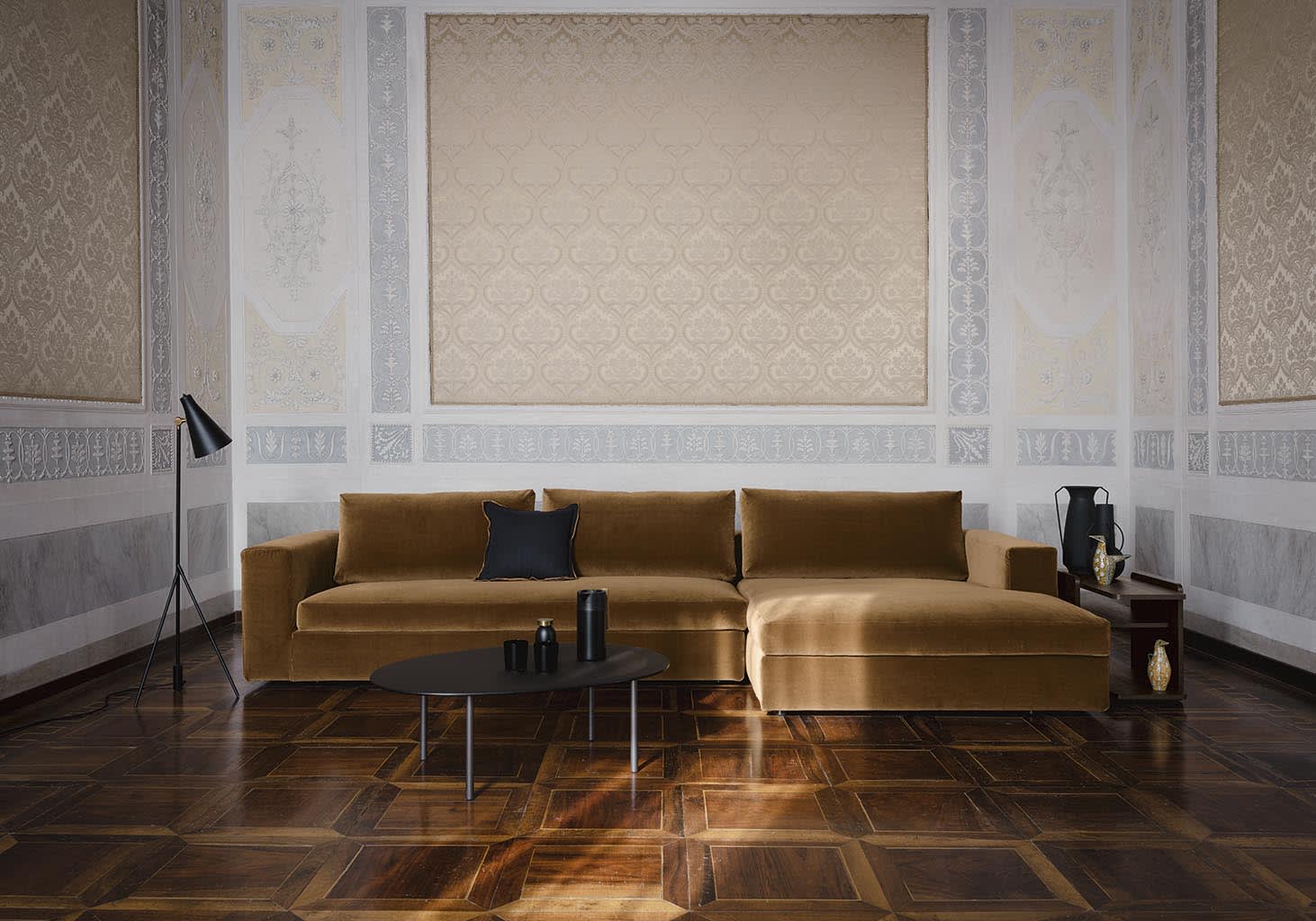 California sofa | ALF Dafre. Modular sofa with integrated wooden bookcases, creating flexible and inviting spaces.