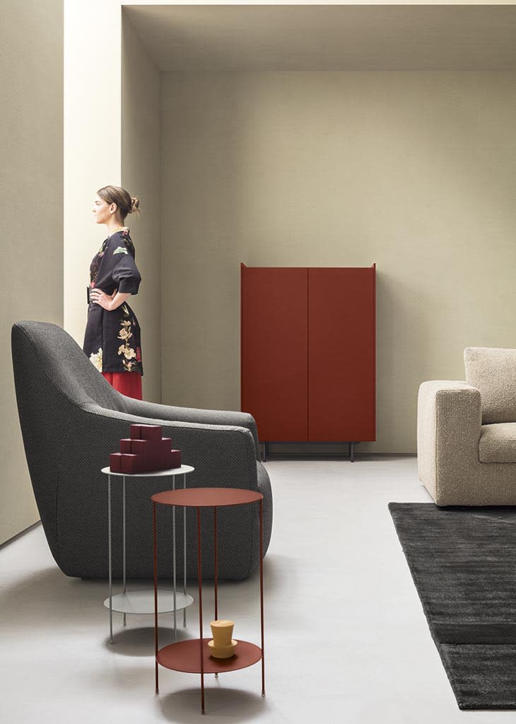 Lisa armchair | ALF Dafre. Exquisite designer side table with clean lines, perfect for modern interiors.