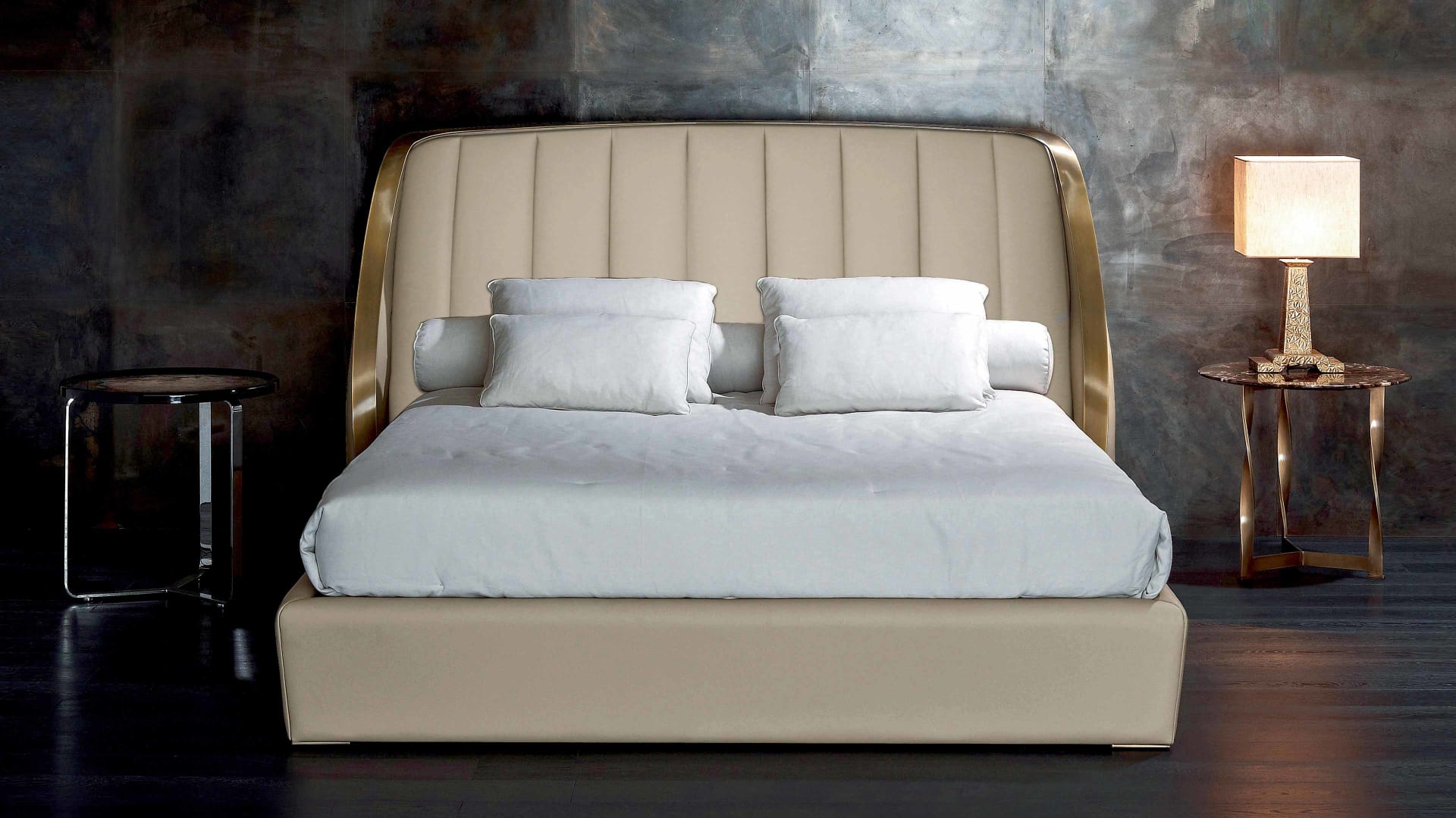 Dama bed | Rugiano. Elegant upholstered bed blending modern design with Art Deco touches for a luxurious bedroom.