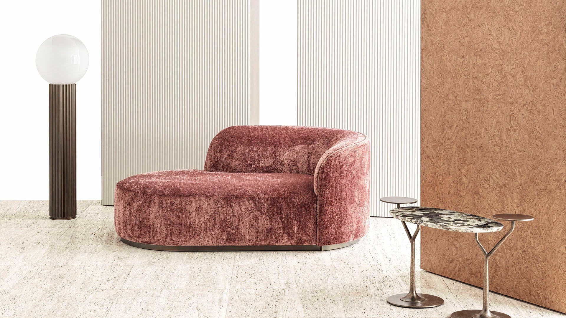 Pierre chaise longue | Rugiano. Luxurious modern chaise longue with elegant curved design, perfect for sophisticated relaxation in high-end interiors.