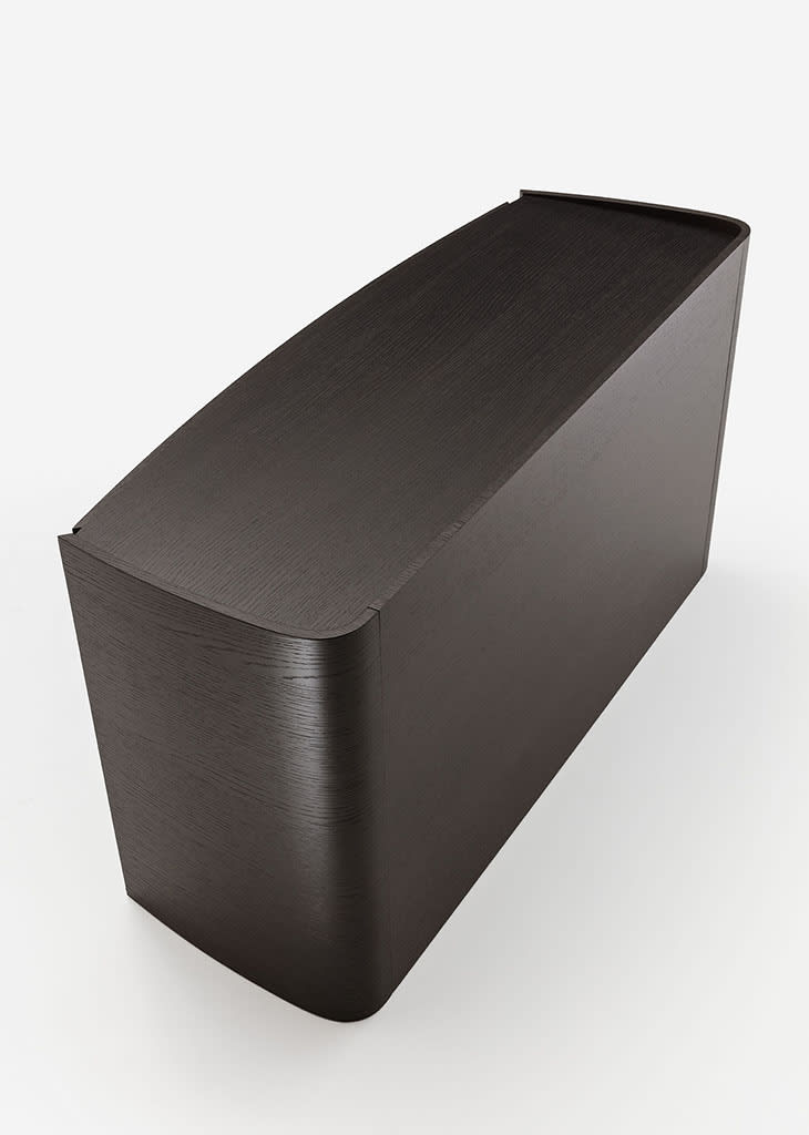 Adj bedside table | ALF Dafre. Elegant bedroom storage units with rounded, seamless design, creating harmony and fluidity.