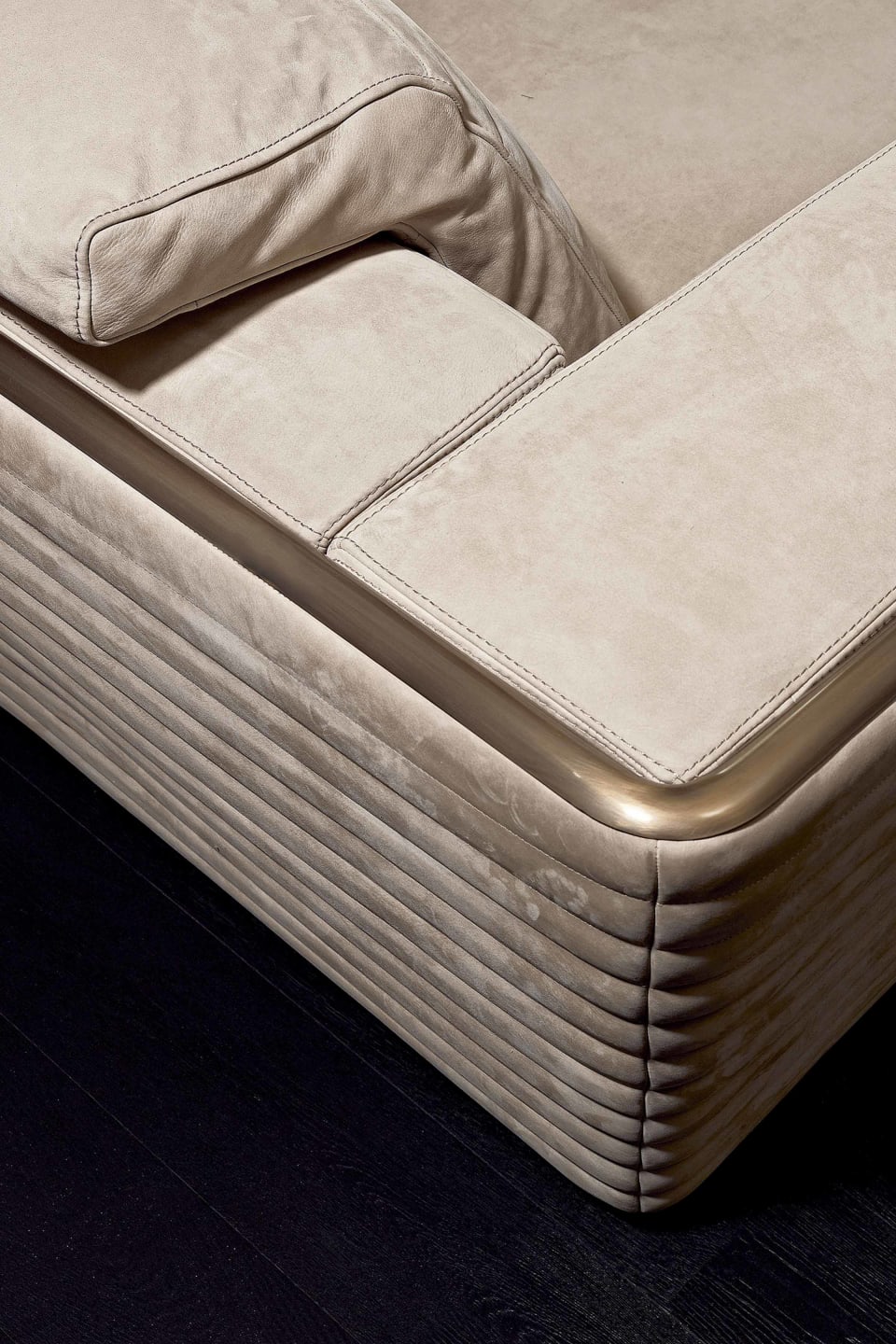 Empire sofa | Rugiano. Luxurious Italian sofa with clean lines, exceptional comfort, and versatile sizing for modern living spaces.