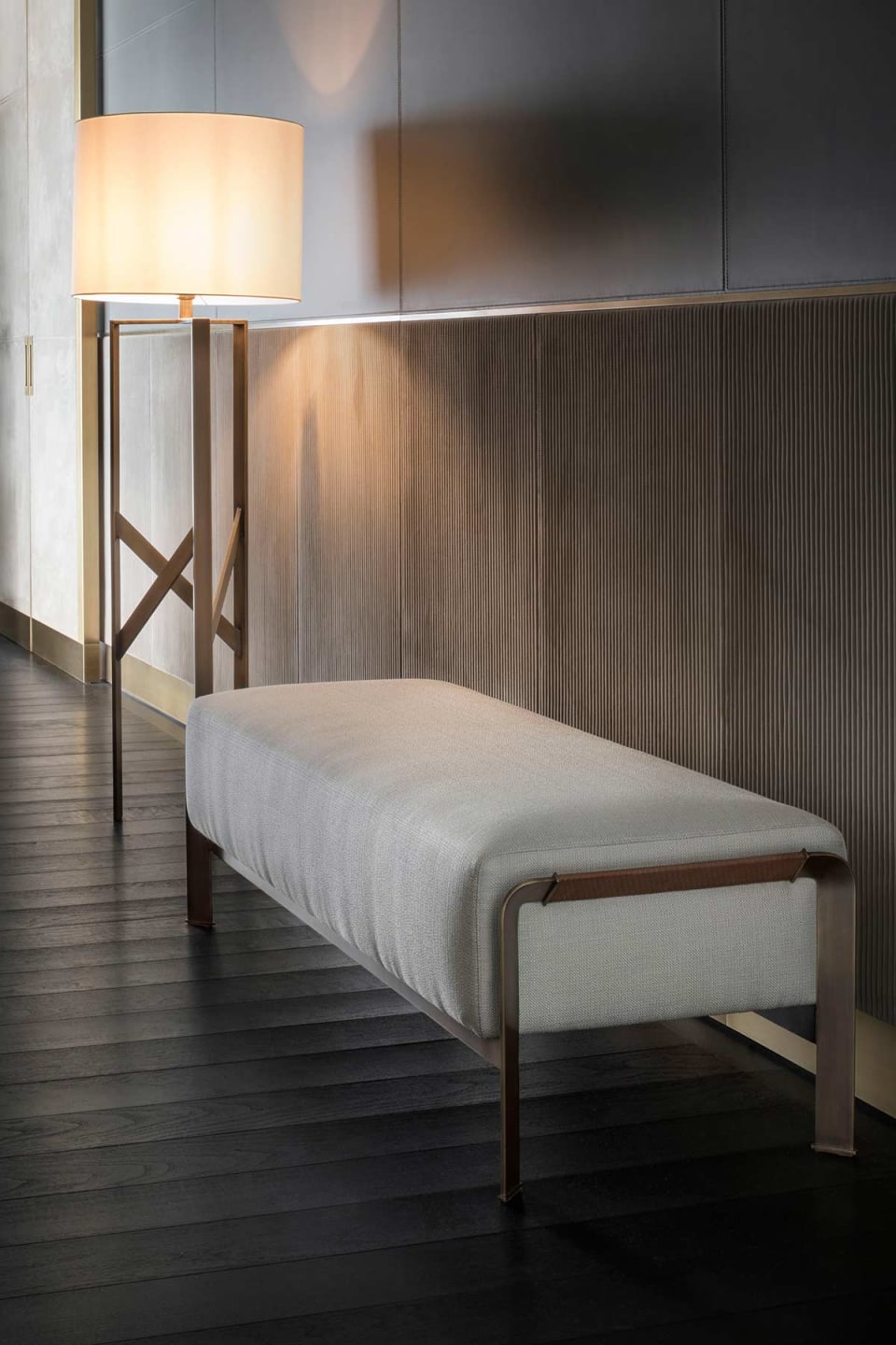 Arthur indoor benche | Rugiano. Luxurious upholstered bench with a refined bronze structure and exquisite inlaid leather detailing, perfect for elegant interiors.