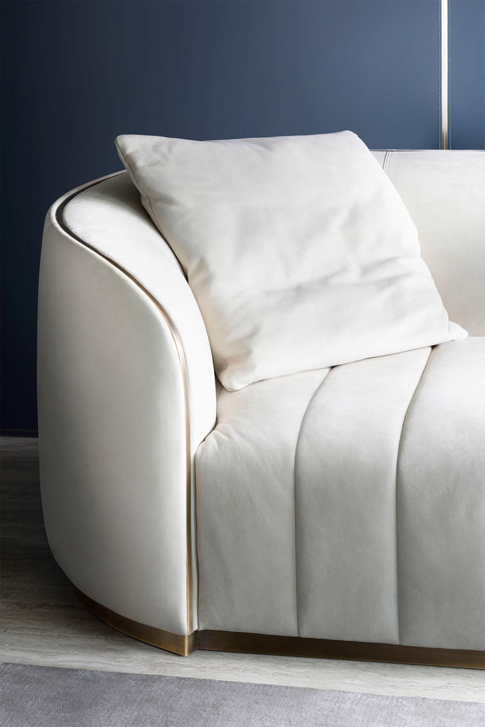 Pierre sofa | Rugiano. Modular sofa with curved and linear elements, offering endless unique and sinuous configurations for sophisticated interiors.