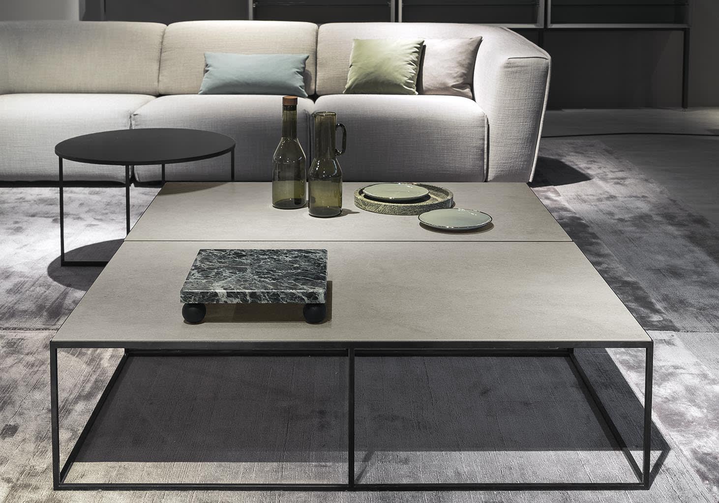 Kobe side table | ALF Dafre. Sleek occasional table blending painted metal and a wooden top, perfect for modern interiors.