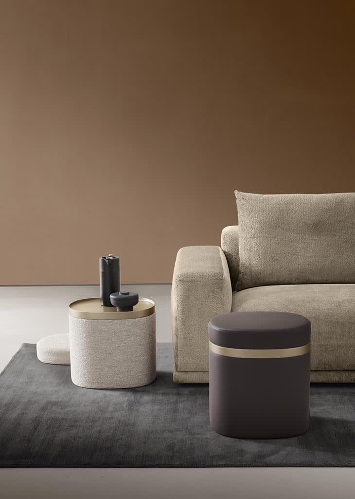 Nobu pouf | ALF Dafre. Multifunctional upholstered pouf with hidden storage and a removable tray for modern interiors.