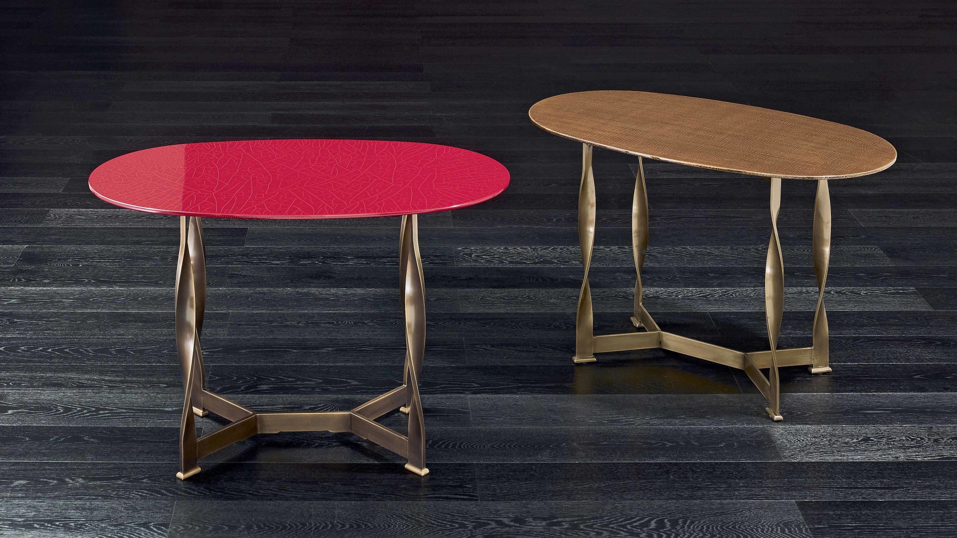 Pliet coffee table | Rugiano. A collection of high-end coffee and side tables with a distinctive sculptural metal base, available in various shapes and sizes.