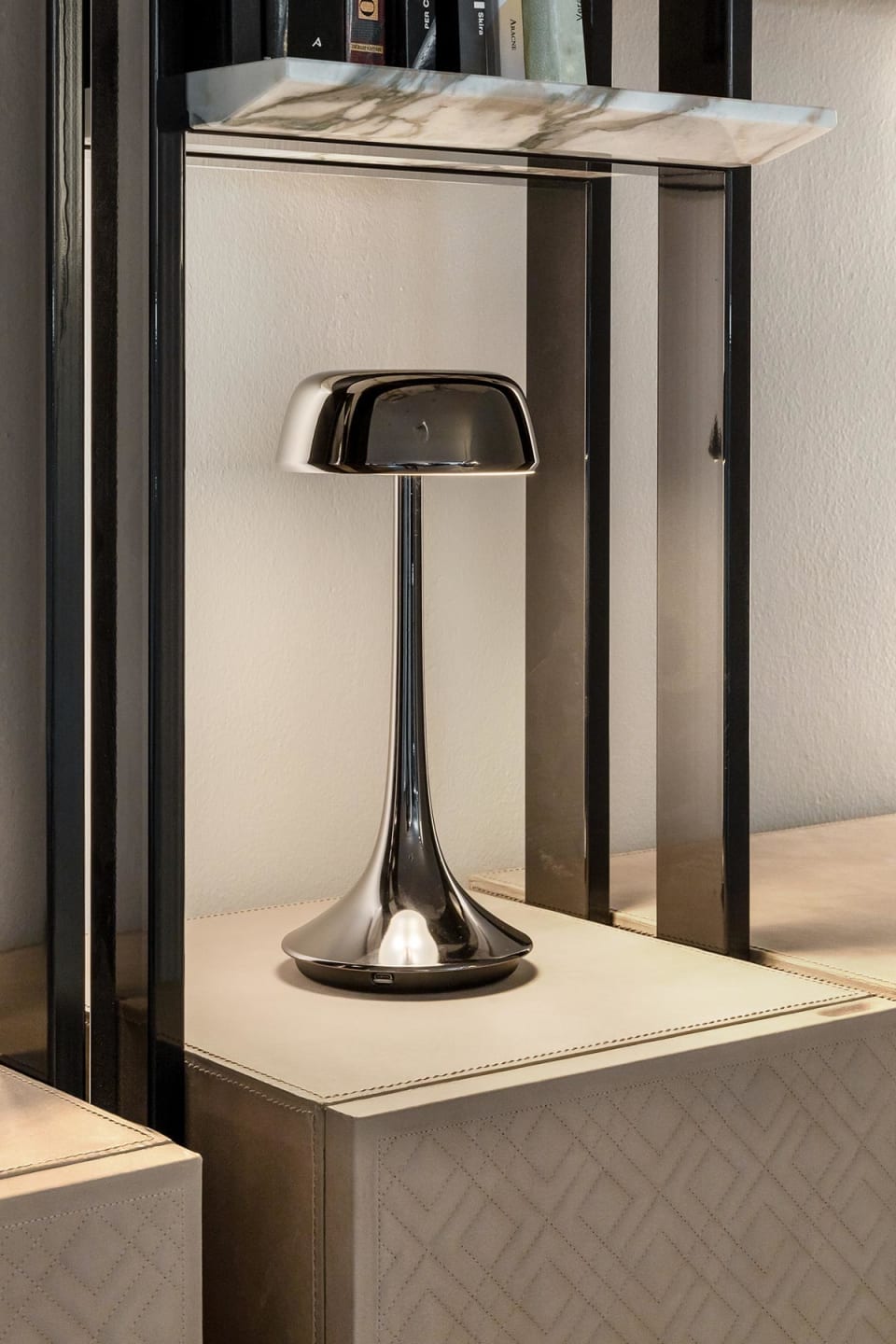 Wanda floor lamp | Rugiano. Exquisite lamp collection with a portable touch-controlled model and a floor lamp featuring a marble side table.