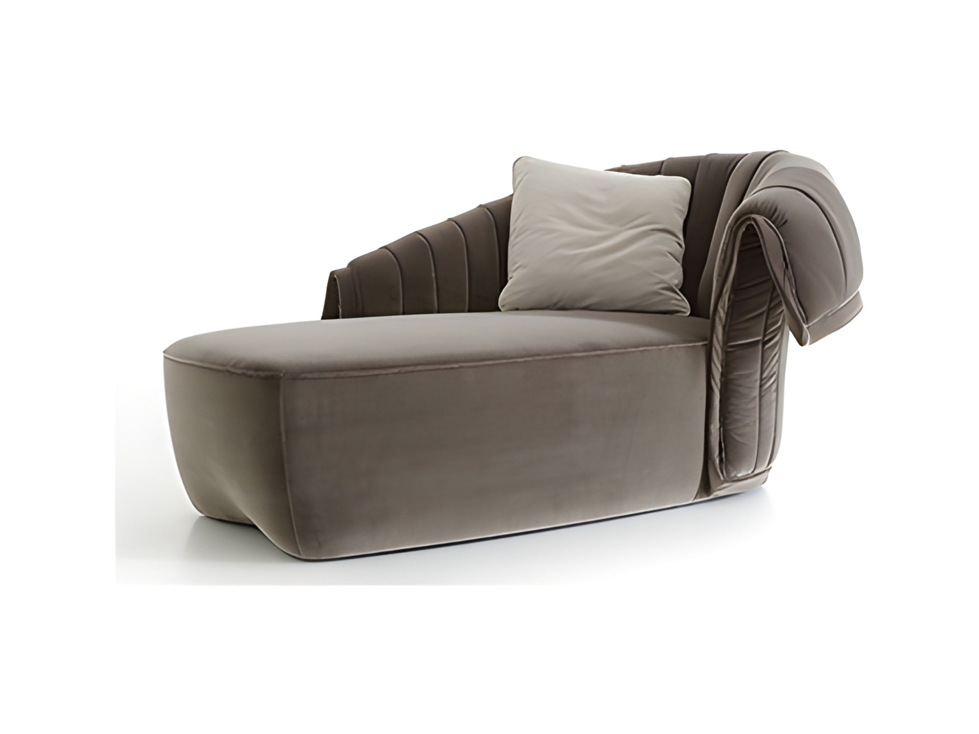 Manta 2 chaise longue | Rugiano. Exquisite chaise longue with a unique sculptural backrest, flowing forms, and luxurious velvet upholstery for ultimate comfort.
