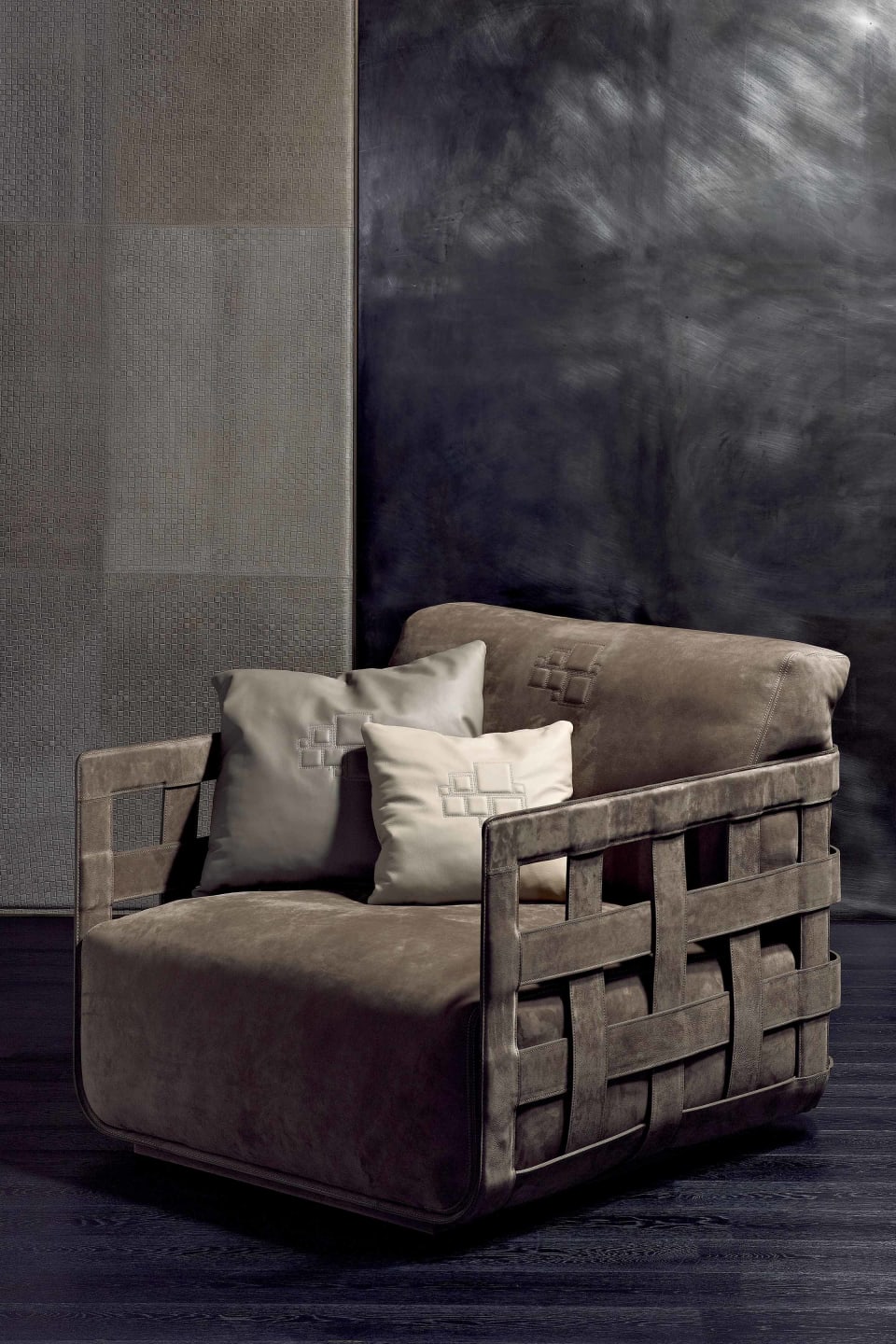 Braid armchair | Rugiano. Luxurious upholstered armchair offering exceptional comfort and modern design, available in two versatile shapes.
