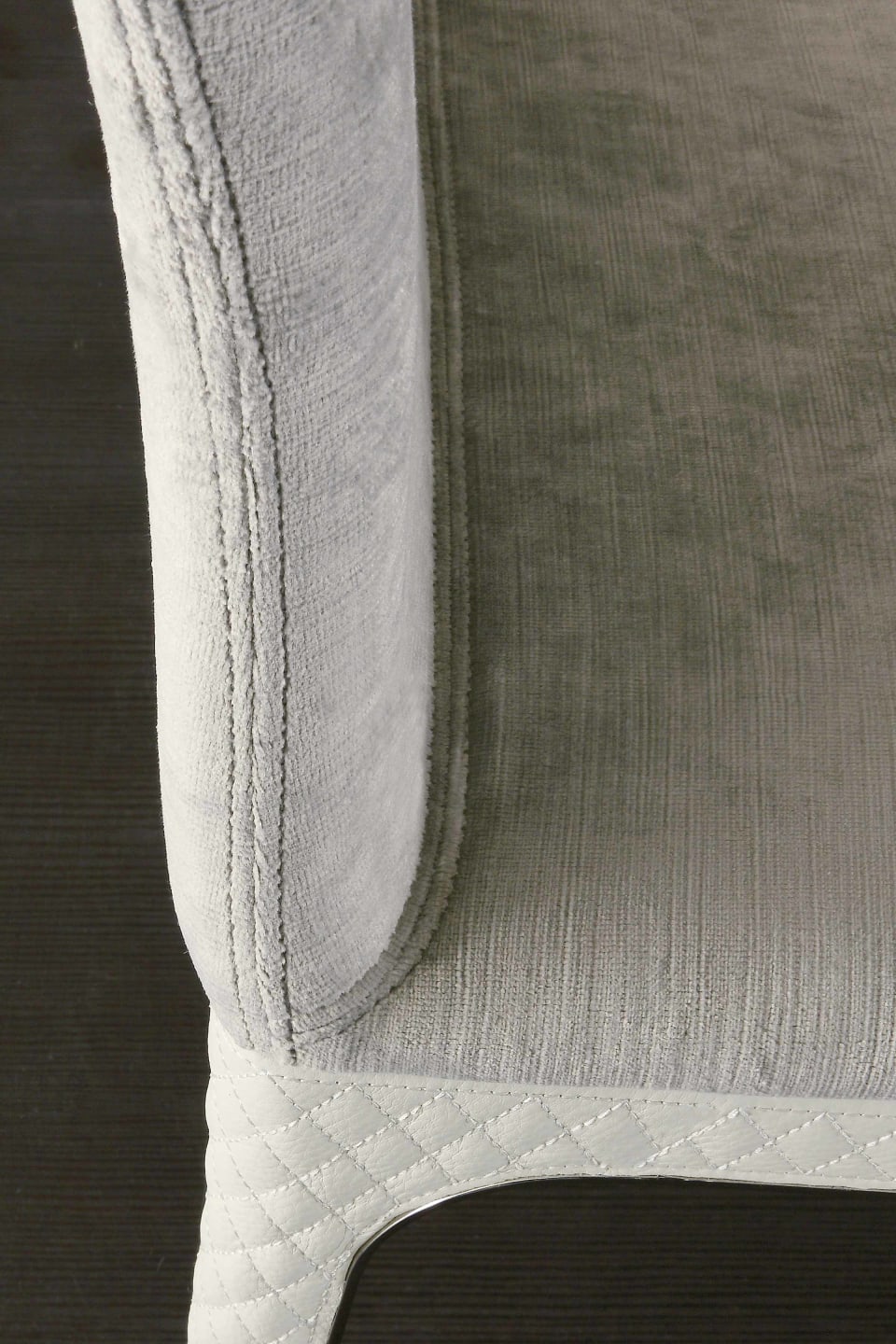 Viviane chair | Rugiano. Elegant chair with a refined silhouette, perfect for contemporary and luxurious interiors.